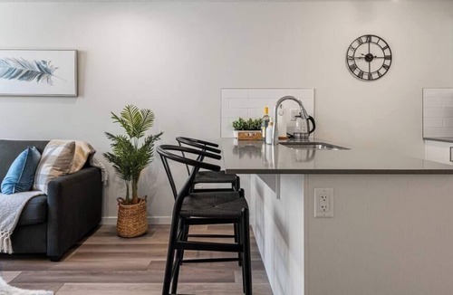 Cranston House | Modern Suite, Family Parks & Scenic Nature Trails