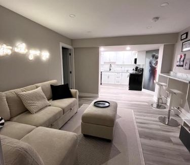 Etobicoke Apartment | Modern Suite in Etobicoke - Near Airport & Downtown!