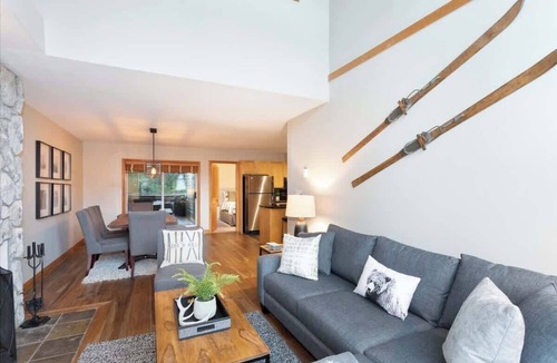 Upper Village Condo | Modern townhouse w/hot tub & parking