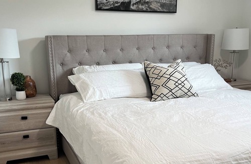 Sardis House | Modern Vally Oasis Suite