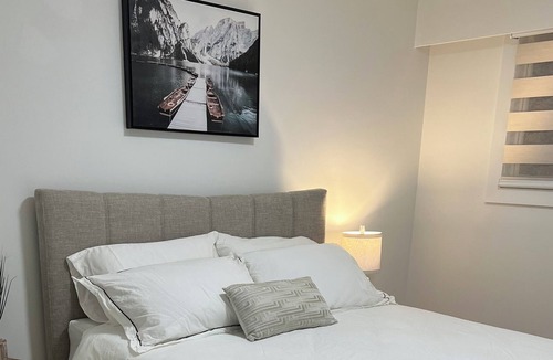 Sardis House | Modern Vally Oasis Suite