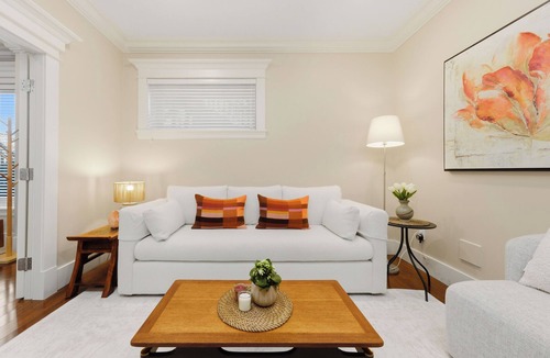 Shaughnessy House | Modern Vancouver Stay - Near Downtown & Transit