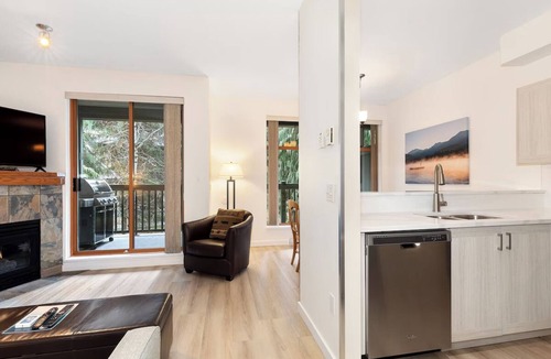 Village North Hotel | Modern Village Townhome | Hot Tub Access | Adventure at your Doorstep