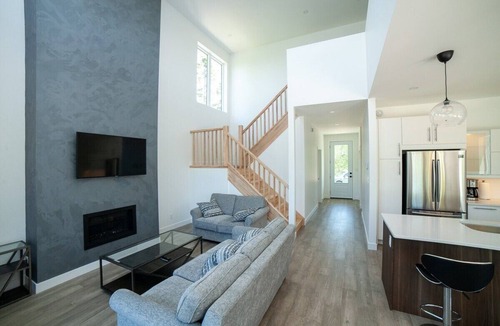 Northern Bruce Peninsula Cottage | MODERN Waterfront |Tobermory | Sunset View + Kayaks