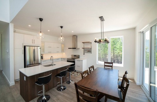 Northern Bruce Peninsula Cottage | MODERN Waterfront |Tobermory | Sunset View + Kayaks
