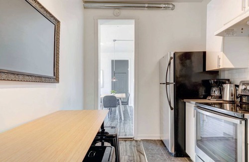 Plateau Mont Royal Apartment | Mont-Royal Apartment Near Cafés & La Fontaine Park