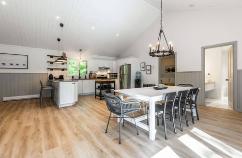 Lac-Superieur Ski Chalet | Mont-Tremblant Chalet: Hot Tub & Sauna
