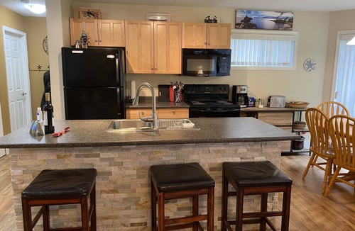Regional District of Nanaimo Condo | Monthly Rental Mid Sep- Mid June 2100.00 LONG TERM RENTAL AVAILABLE Sept-Jun