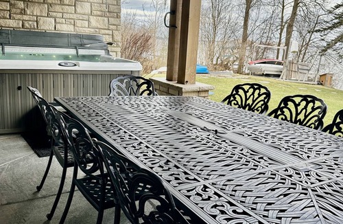 Orillia Cottage | Moon Point Simcoe Lakefront Cottage