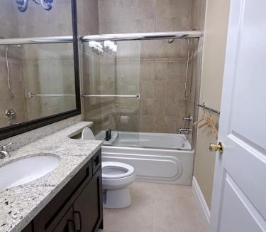 Marpole Villa | Moon rooms