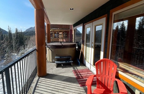 Okanagan-Similkameen Condo | Morning sun, private deck, hot tub, cozy living space, serenity!