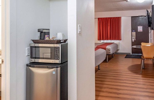 Fort Nelson Hotel | Motel 6 Fort Nelson, BC
