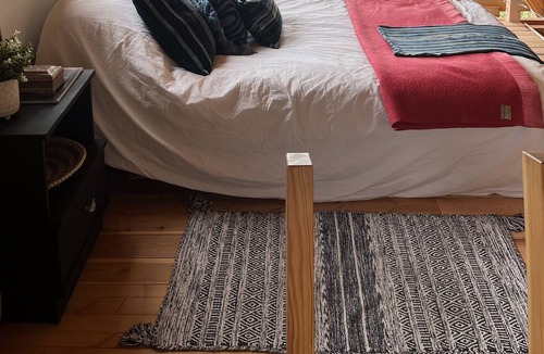 Courtenay Ski Chalet | Mount Washington Chalet sleeps 4-7 directly on the mountain