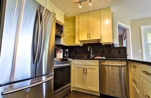 East Kootenay Condo | Mountain Views/Hot Tub/Sauna/2 bdr