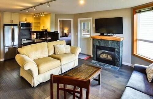 East Kootenay Condo | Mountain Views/Hot Tub/Sauna/2 bdr
