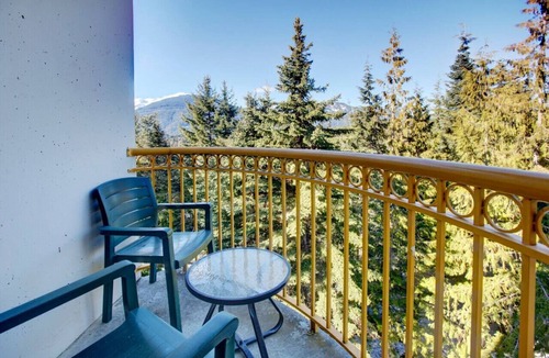 Upper Village Condo | Mountainside 1BR: Sleeps 4, Pool, Hot tub & Private Balcony - Walk to Everything!