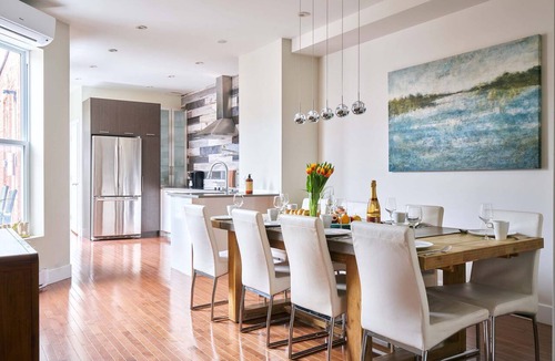 Plateau Mont Royal Apartment | MTLVR #13 | Sleeps 12, terrace, Family focused