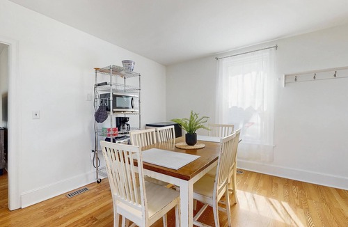 Munjoy Hill Apartment | Munjoy Hill apartment w/AC, walk to town & promenade