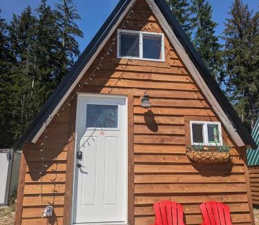 Brew Bay Ski Chalet | Mushroom Cabin on Homestead w Hot Tub