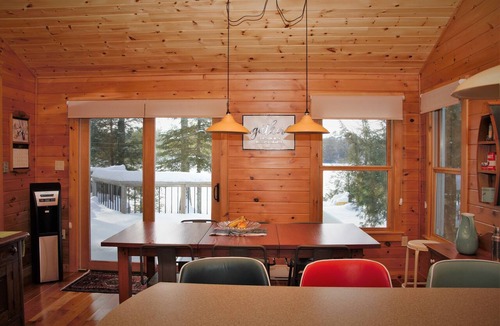 Bala Cottage | Muskoka Oasis with Sauna