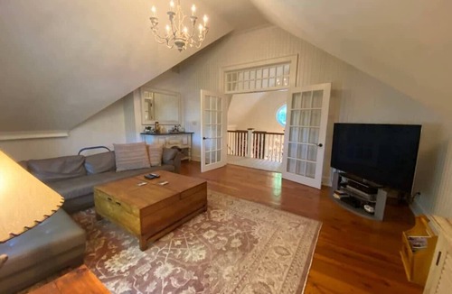 Crystal Beach House | Muskoka Point of View!