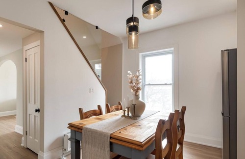 Huntsville House | Muskoka Stay in Downtown Huntsville with Firepit