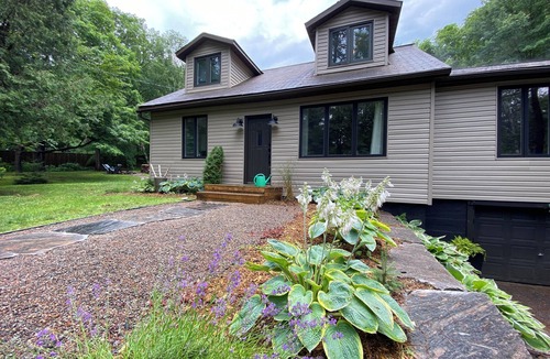 Lake of Bays House | Muskoka Zen, Outdoor Jacuzzi Spa, Ski or Hike