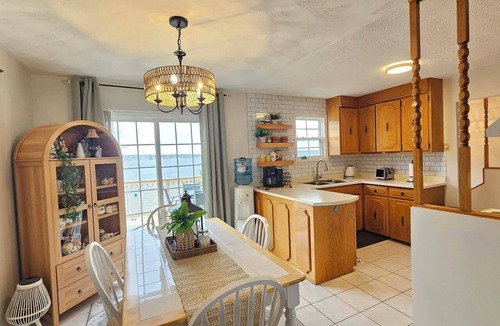 Birchy Bay House | Nan & Pop's Waterfront Retreat, Offering a breathtaking view of the bay!