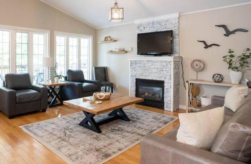 Wasaga Beach House | Nancy by the Bay Wasaga Beach