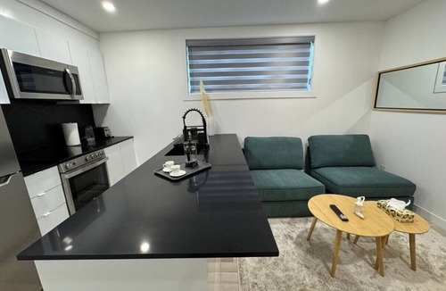 Cote-Des-Neiges—Notre-Dame-De-Grace Apartment | NDG Treasure in Montreal! Value & Travel Adventure