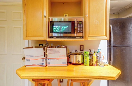 Salem Apartment | Near Shopping & Canobie Lake! Apartment w/Grill