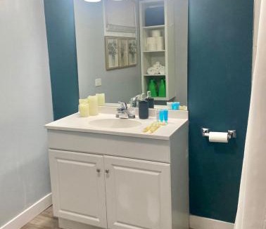 Capitol Hill Apartment | Near Stampede 2BD Self check in wifi Downtown