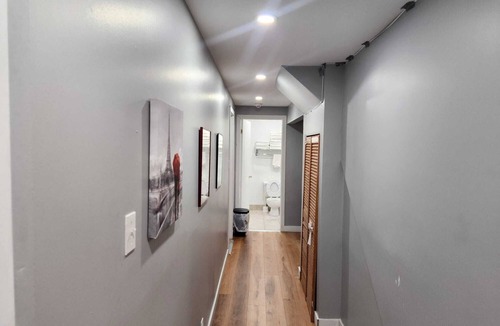 L'Ile-Perrot Apartment | Neat basement with Gym and swimming Pool