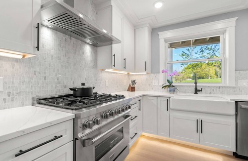 St. Elizabeth's Apartment | New 3 Bedroom/2 Bathroom Apartment, Free Parking in Quiet Boston Neighborhood