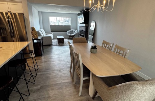 Grande Prairie House | New 3BR Home with A/C and Double Garage in family friendly neighbourhood