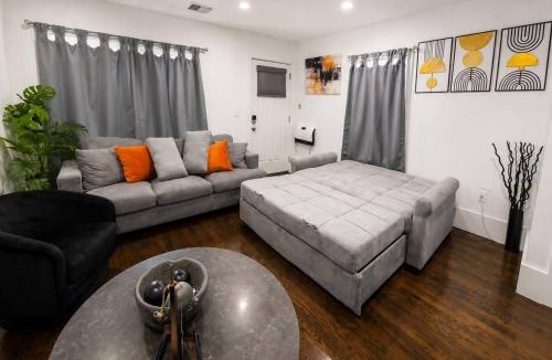 Roxbury House | New 4-Bedroom, 5 Bed, 2.5Bath Near Downtown Boston