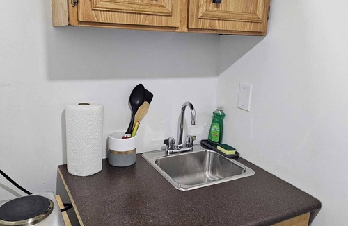 Saint Thomas Apartment | New and Modern Basement Apartment