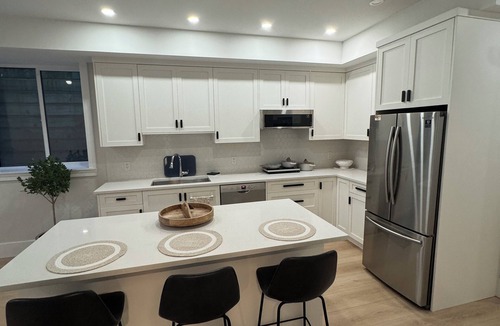 Fort Langley Apartment | New Bright Modern Guest Suite