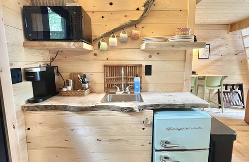 Stockton Springs Cabin | New build! Beach cabin in the trees & onsite sauna