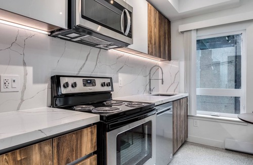 West End Apartment | NEW BUILDING - Pet Friendly Furnished One Bedroom @ 1170 Barclay
