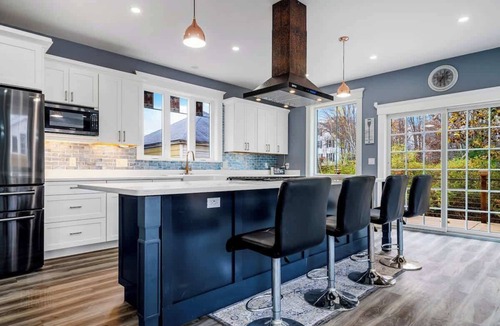 North Deering House | NEW Luxe Coastal Retreat | Hot Tub & Fire Pit