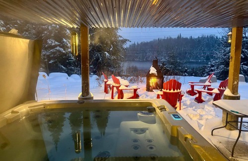 St-Adolphe-d'Howard House | NEW Luxury Lakefront Villa SPA Billiards Ping Pong