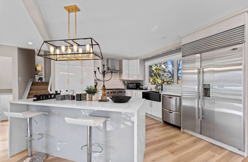 University District House | New Luxury 4B4B Near UC | Modern, Spacious & Fully Renovated
