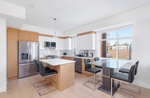 Willoughby House | New & Modern 4BR Townhome - Rooftop & Garage