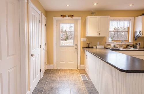 Saint Peters Bay House | New Moon Vacation Home - Ocean Views and Minutes from Beaches, Nordic Spa & Golf