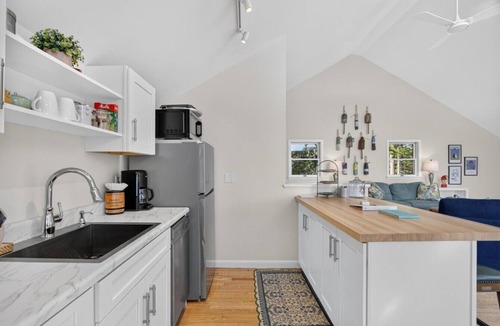 Ocean Point House | New! Peer over the Tree tops for a stunning view of the ocean!