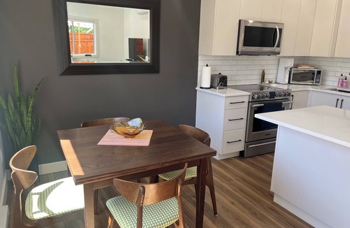 Okanagan-Similkameen House | New & Stylish Carriage House in the Heart of town!