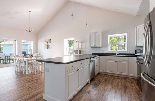 Lunenburg County House | New Waterfront Cottag on Hirtle Lake