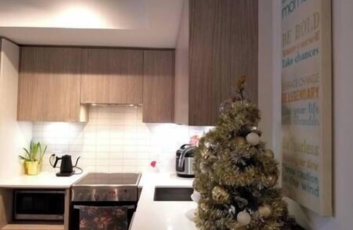 Rosedale Condo | New Yorkville Condo Great Location + Gym and Pool!