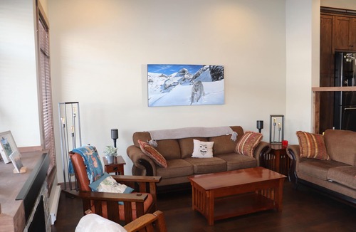 Sun Peaks House | Newer Townhouse at SunPeaks Village Walk